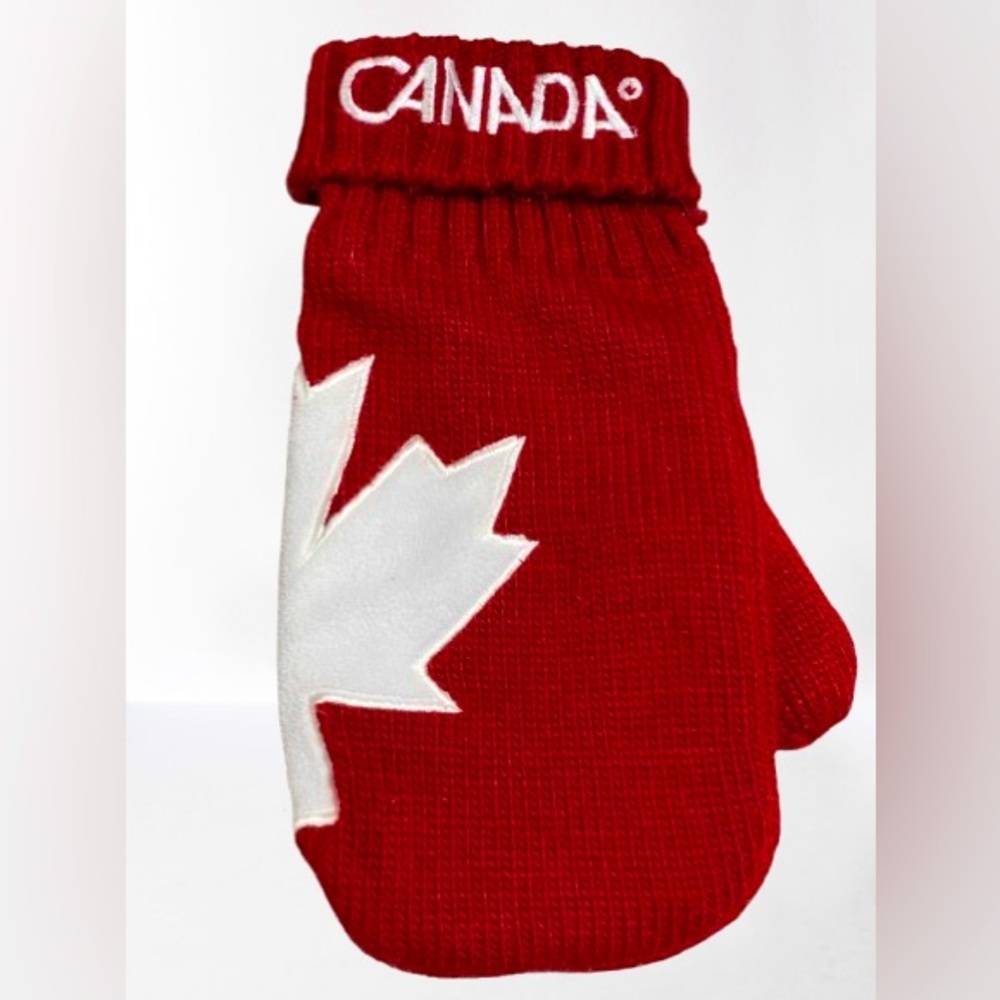 Hudson’s Bay Canadian Maple Leaf 🍁 Red Olympic Knit Mitten - WALL DECOR- 2010